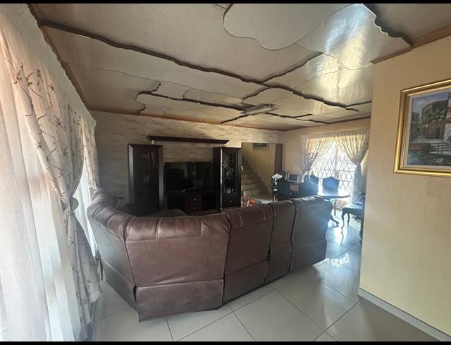 4 BEDROOM HOUSE FOR SALE IN STEEL PARK